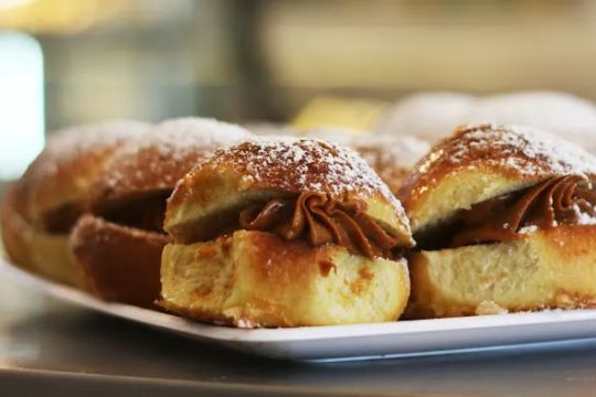 Enzo's Cafe And Bakery