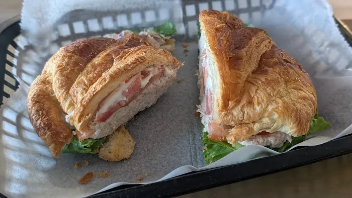 Enzo's Cafe And Bakery Picture 2