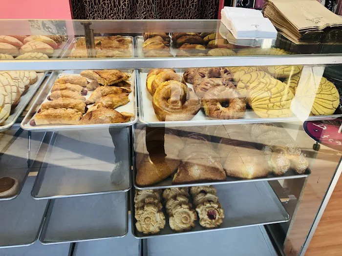 Pasteleria Ivonne Picture 2