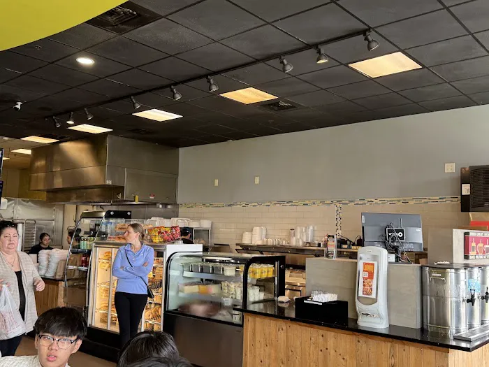 Royal Palm Makeb's Bagels & Deli Picture 6