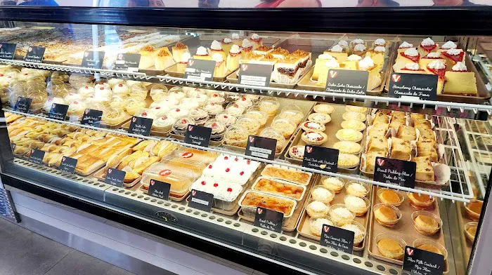 Vicky Bakery Royal Palm Picture 10