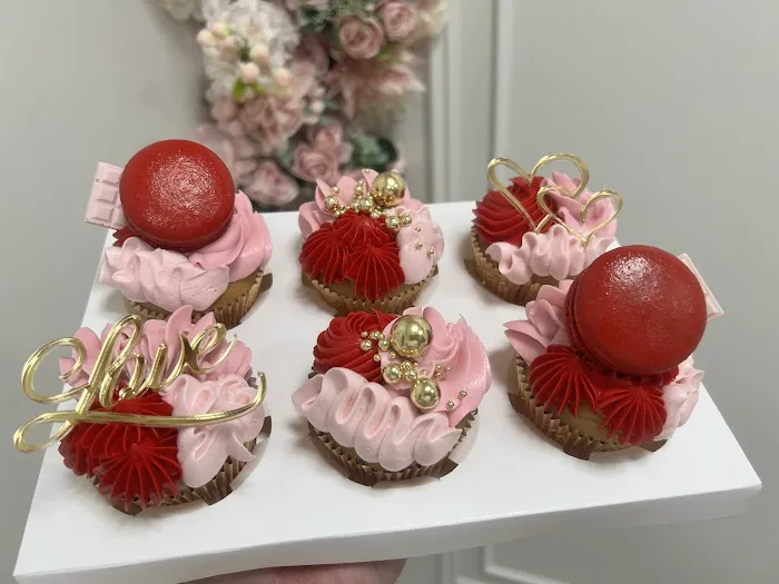 Johnson's Custom Cakes Picture 9