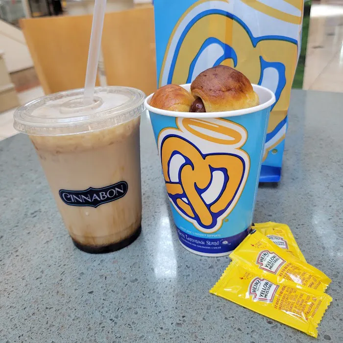 Cinnabon Picture 7