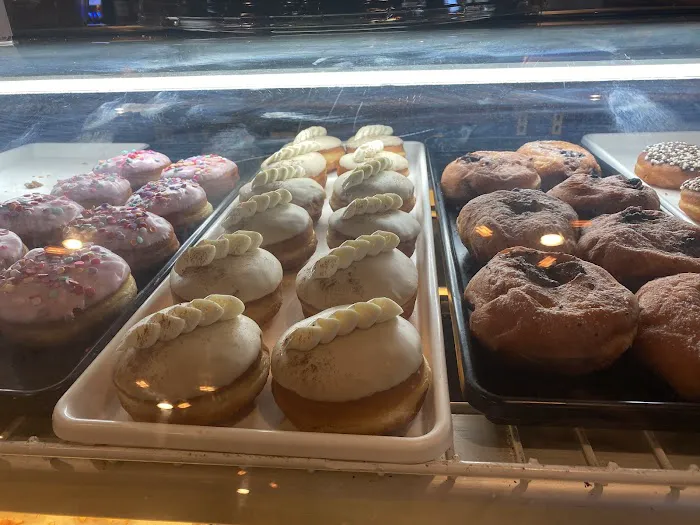 Aloha Bakery & Cafe Picture 2