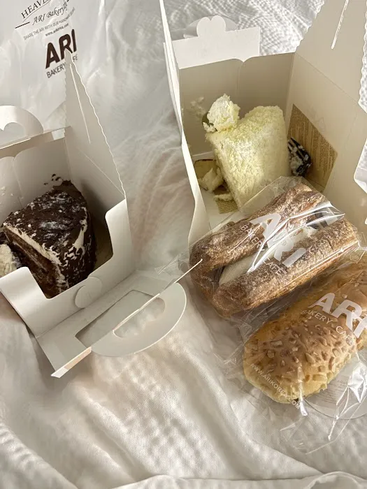 ARI Bakery Cafe Picture 3