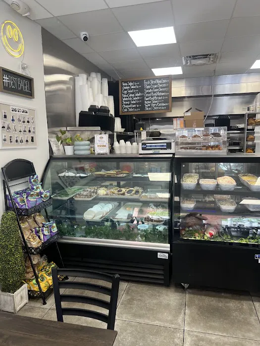 2nd Street Deli and Bagels Picture 2