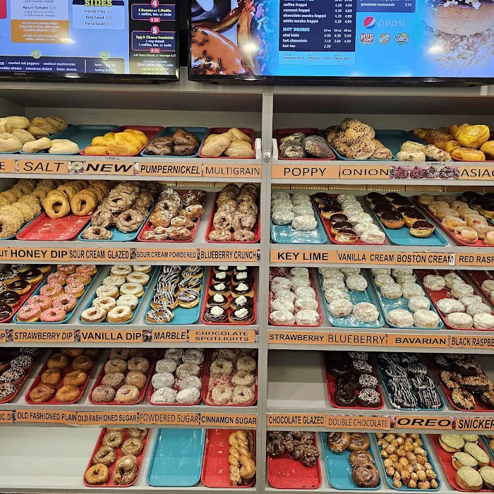 Dandee Donut Factory Picture 4