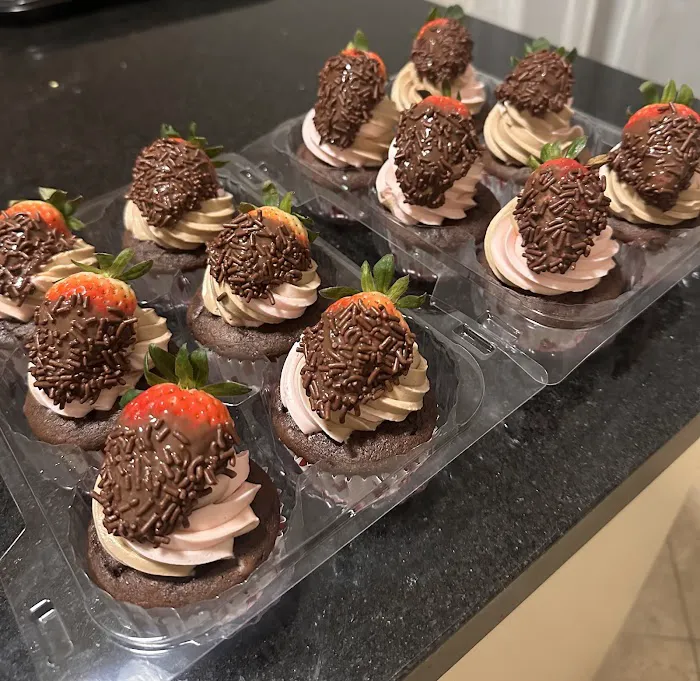 Sweet Carolyn’s Cupcakes and Confections Picture 10