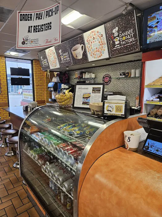 Dandee Donut Factory. Picture 4