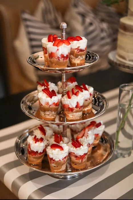 Lucy's Sweets & Bakery Picture 3