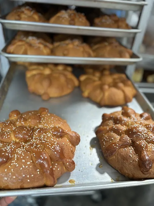 CAPRICHITOS BAKERY Picture 9