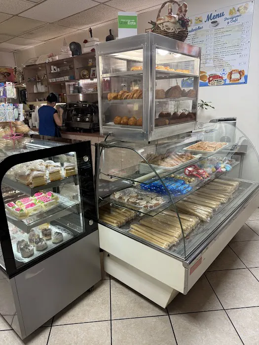 El Recreo Bakery Picture 10