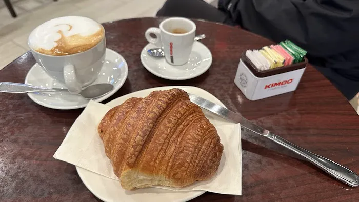 Angelo Elia the Bakery Bar Picture 10