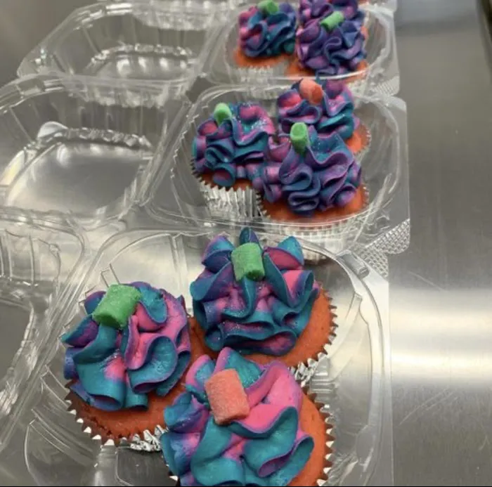 Yummy Custom Cakes & Desserts Picture 7