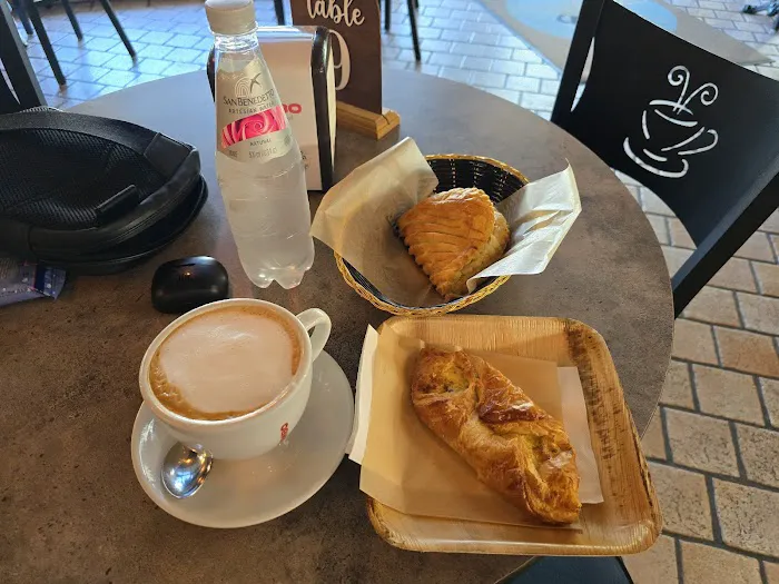 Anna's Coffee Shop Picture 1