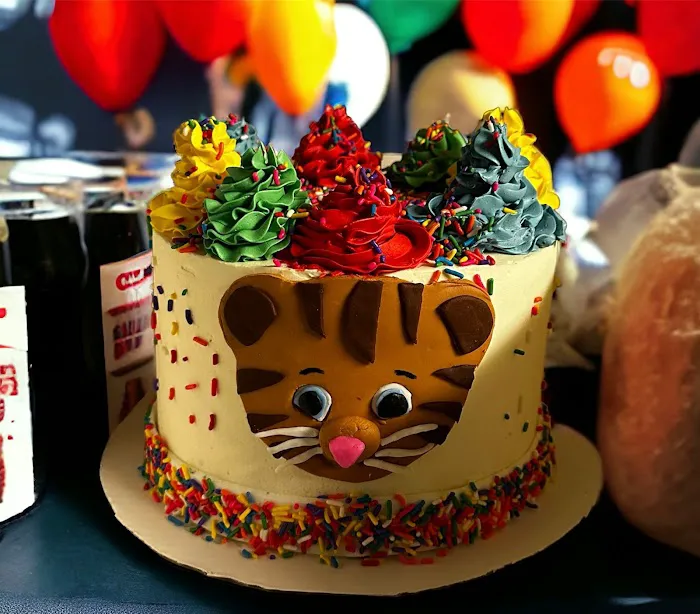 Jenns Custom Cakes Picture 5