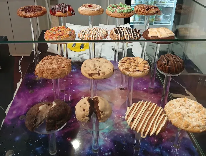 Midnight Cookies & Cream Davie Picture 2