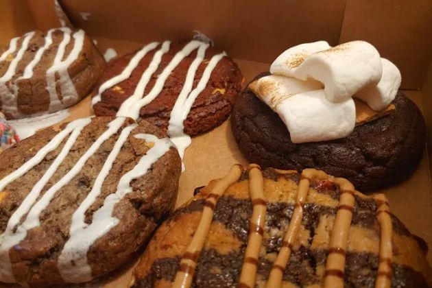 Midnight Cookies & Cream Davie