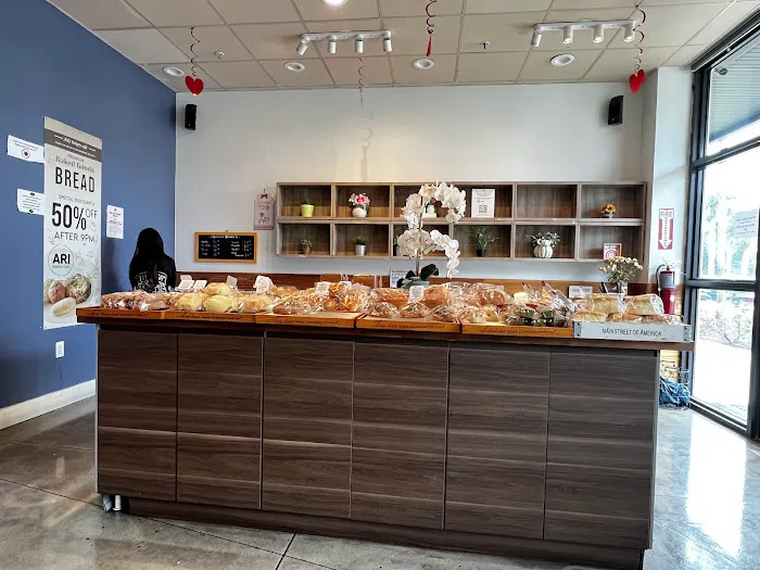 ARI Bakery Cafe Picture 4