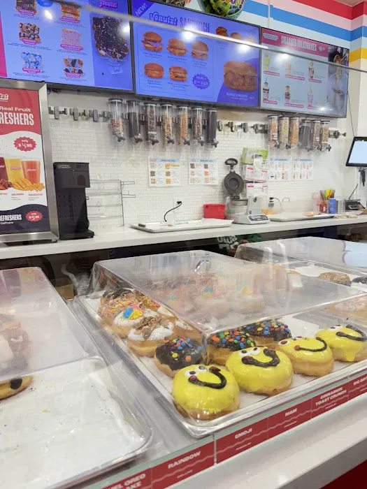 Yonutz Donuts and Ice Cream - Sunrise Picture 4