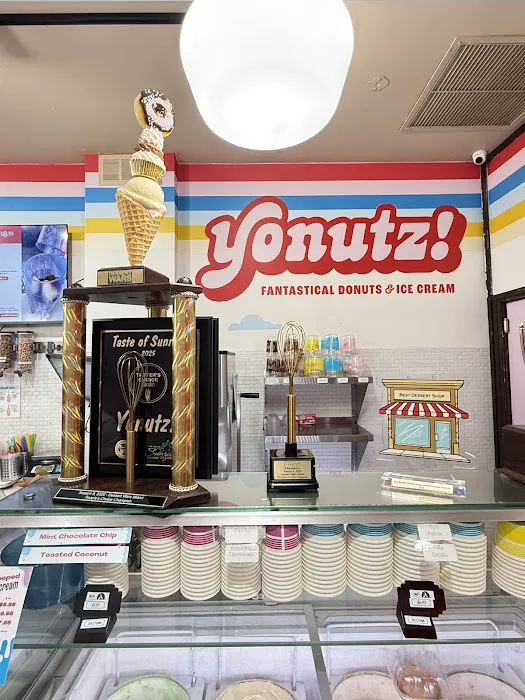 Yonutz Donuts and Ice Cream - Sunrise Picture 7