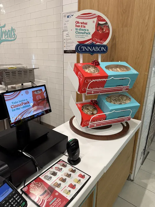 Cinnabon Picture 5
