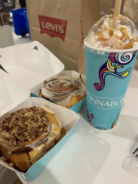 Cinnabon Picture 10