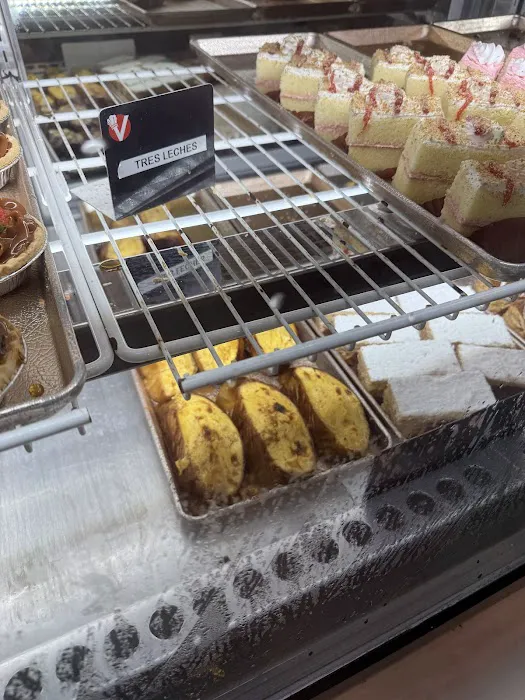 Vicky Bakery Hollywood Picture 9
