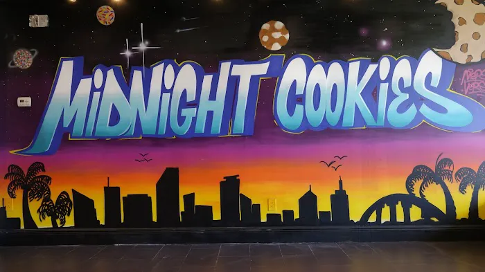 Midnight Cookies & Cream Hollywood Picture 2