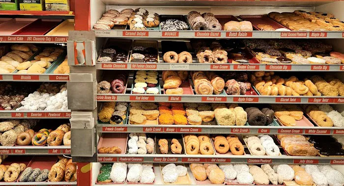 The Hollywood Donut Factory Picture 4