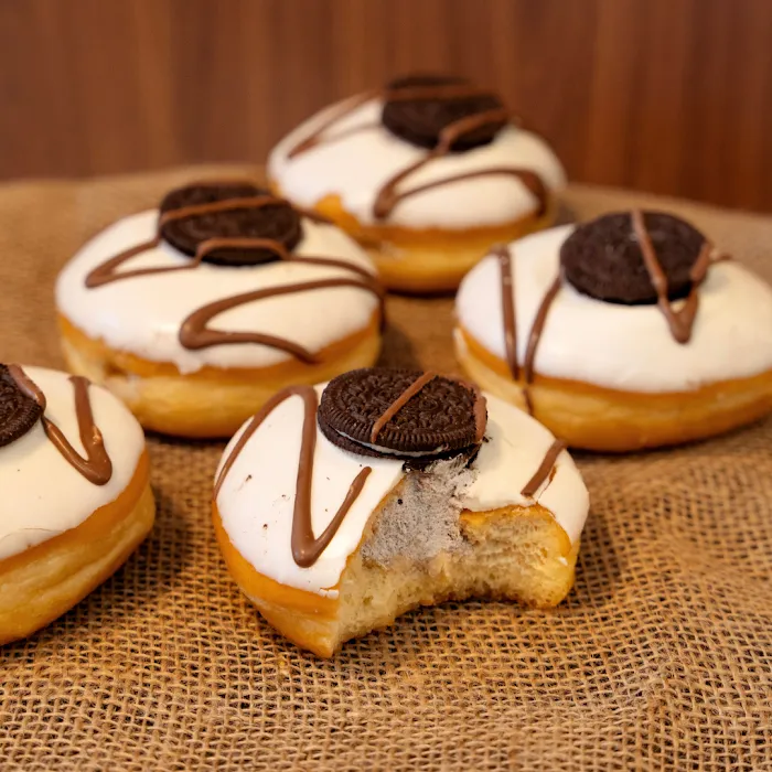 Donut Cream Hollywood Picture 10