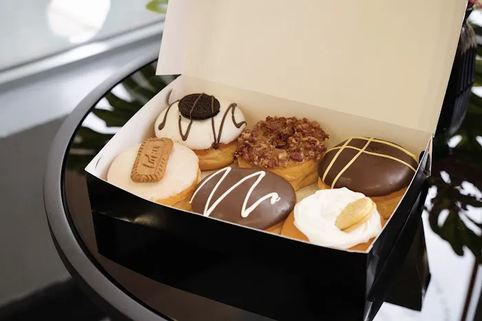 Donut Cream Hollywood Picture 6