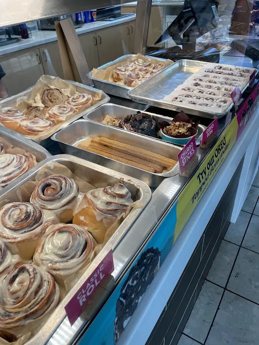 Cinnabon Picture 7