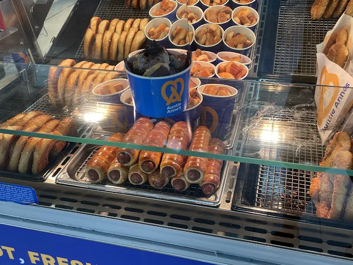 Auntie Anne's Picture 8