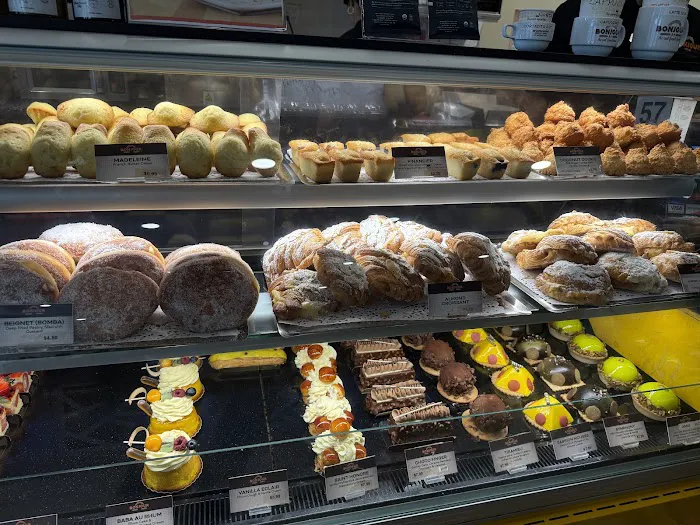 Bonjour French Bakery & Cafe - Pembroke Pines Picture 6