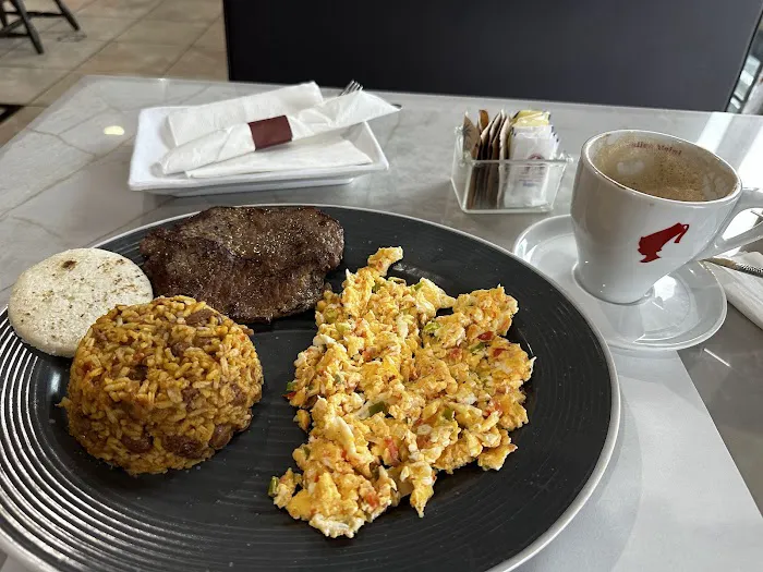 Columbian Bakery Picture 3