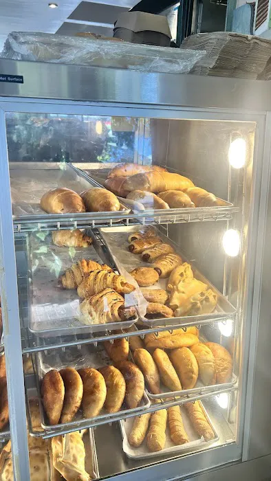 Moises Bakery Hallandale Beach Picture 10