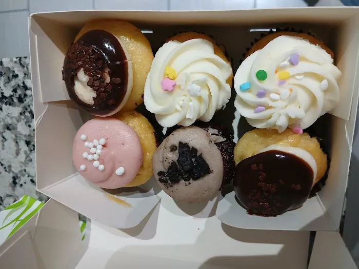 Misha's Cupcakes Picture 5
