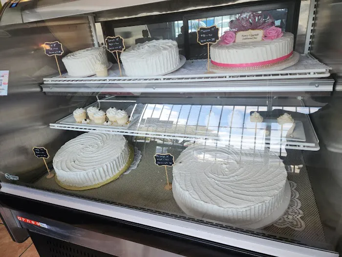 Ray's Cakes Picture 6