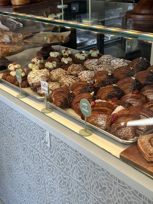 Lady Baker Picture 2