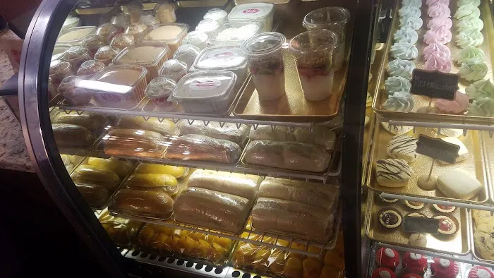 Vicky Bakery Miramar Picture 7