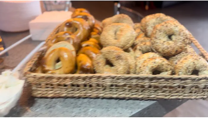 Bagel Boss Aventura Picture 7