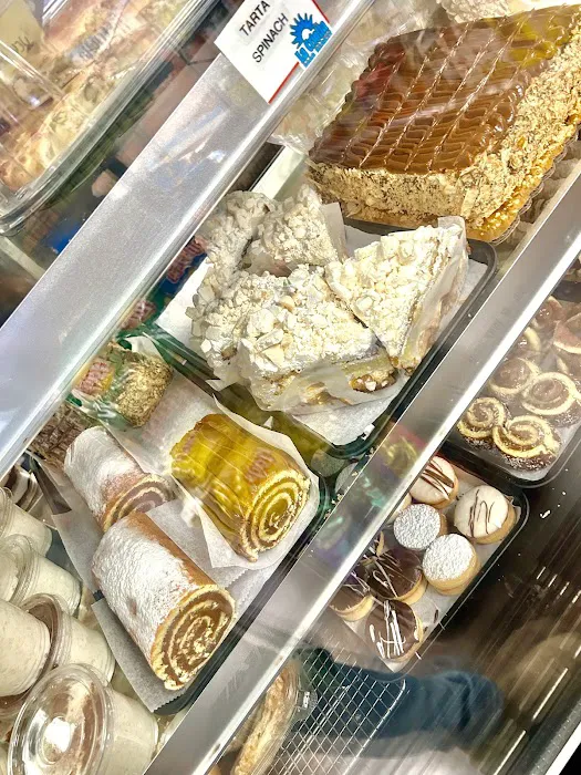La Criolla Food Market Picture 2