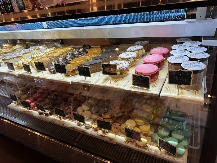 St Tropez Bistro & French Bakery Picture 2