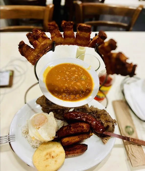 LAS DELICIAS RESTAURANT & BAKERY Picture 1