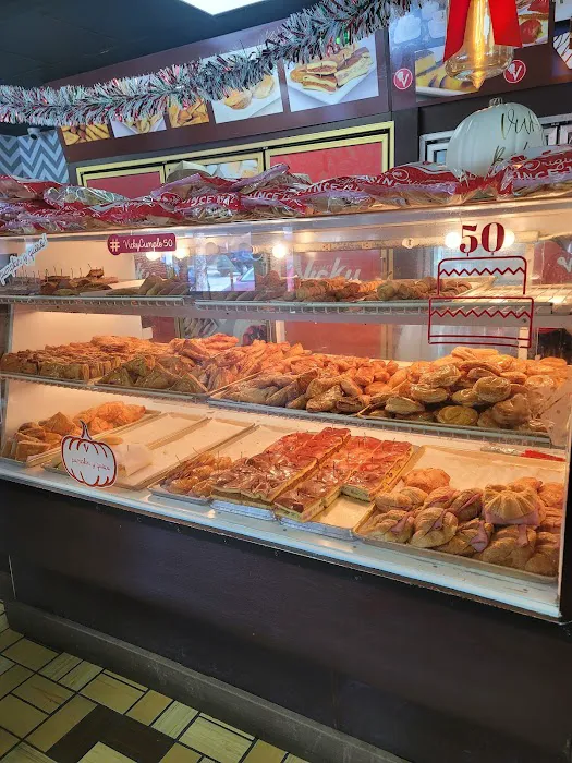 Vicky Bakery Miami Gardens Picture 10