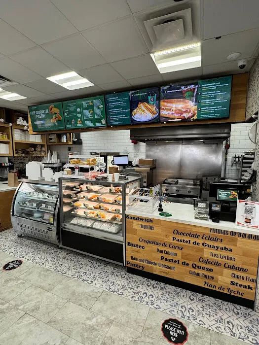 Karla Cuban Bakery - Hialeah Store Picture 10