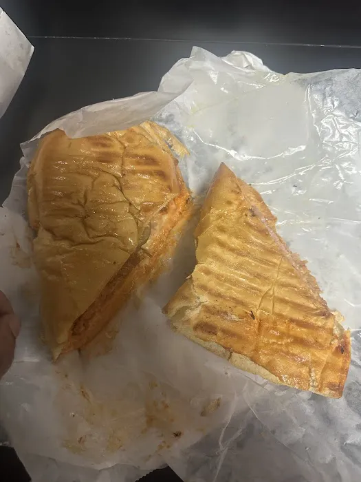 Karla Cuban Bakery - Hialeah Store Picture 6