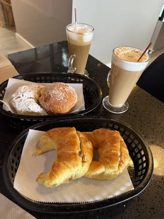 La Plaza Bakery And Coffee Picture 10