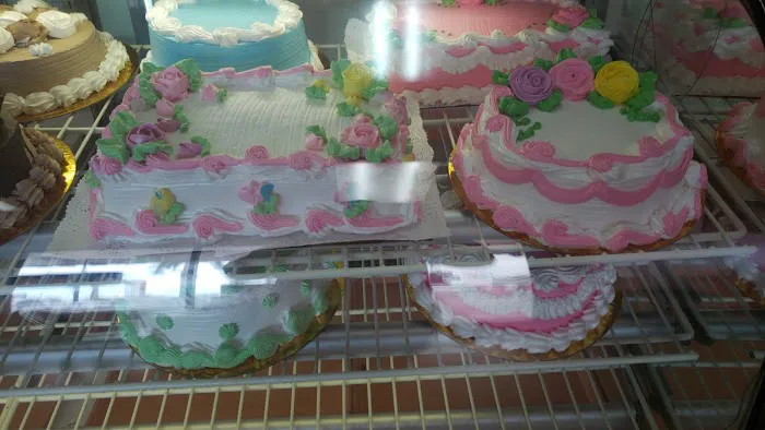 El Jardin Bakery Picture 2